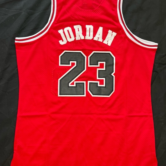 Chicago Bulls Mitchell & Ness Michael Jordan 1984-85 Jersey - Picture 5 of 6